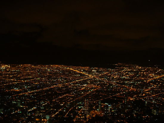 Bogota von oben - und das ist noch laengst nicht alles! Bei 8 Millionen Einwohnern kein Wunder!