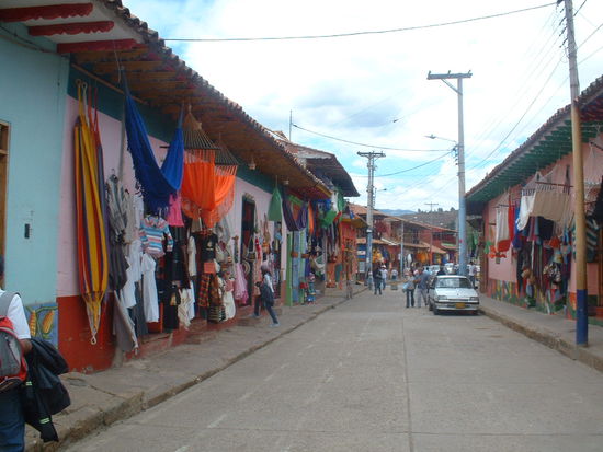 Einkaufsmeile von Raquira