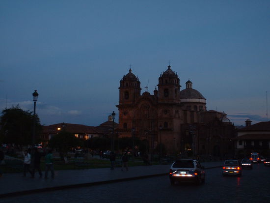 zweite Kirche auf der Plaza - La Compañia