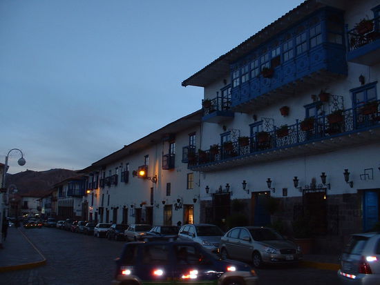 ... und drumherum. Die Balkone ganz im spanischem Stil