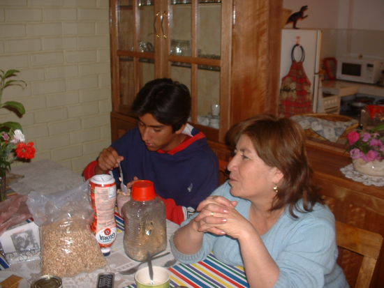 Mein juengster Gastbruder - César (16) mit meiner Gastmutter