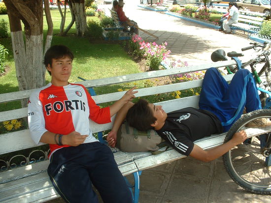 Cris' Juengster - Kevin (16) - links im Bild