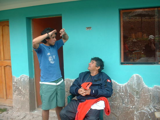 Der mittlere Sohn von Cris - Junior (19)
mit einem weiteren Geschwisterteil meiner Gastmutter - Uvaldo