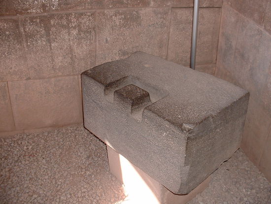 bearbeitete Inkasteine