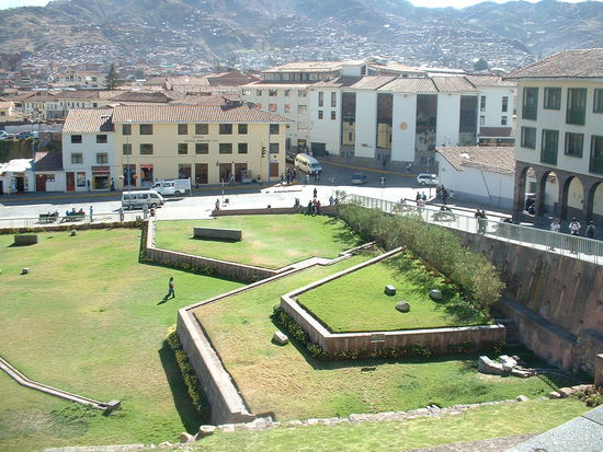 draussen - der Garten vor dem Tempel