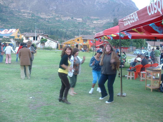 und viel Tanz und Musik