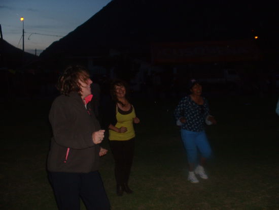 bis spaet in die Nacht