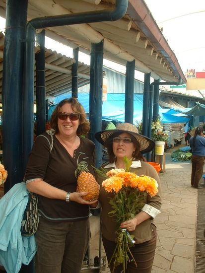 Mama hat Blumen fuer Augusta gekauft
