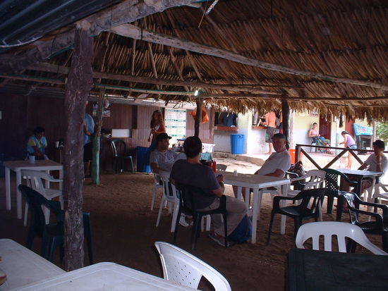 Hier haben wir dann auch zu Mittag gegessen, bevor wir den ganzen Weg wieder zurueckgelaufen sind.