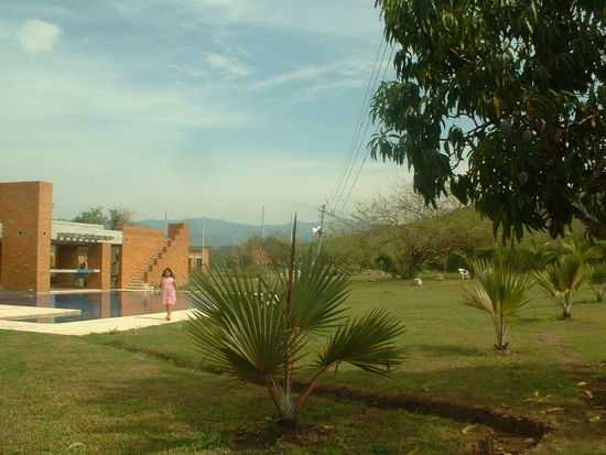 Haus, Garten und Schwimmbad