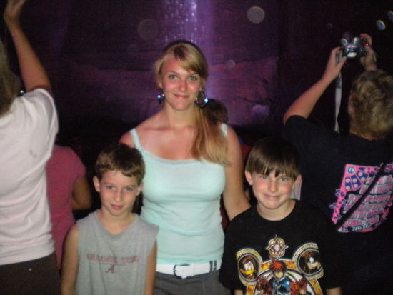 austin, garrett und ich vorm wasserfall.....