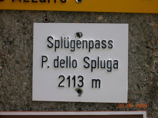 2113 m Meereshöhe, noch ca. 30 Meter bis zur italienischen Grenze.