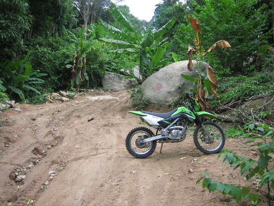 Normale Strassenverhaeltniss um an einen abgelegenen strand zu kommen.