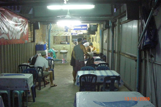 So sehen Reisebüros in Thailand morgend um 5:30Uhr aus, aber die Organisation funktioniert immer tadellos!! Bis jetzt jedenfalls!!