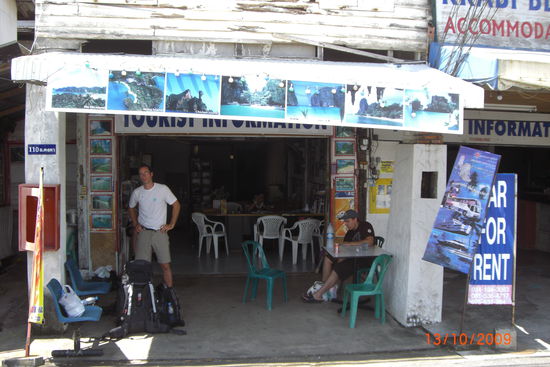 Ein weiteres Reisebüro auf unserem Weg nach Ko Lanta!