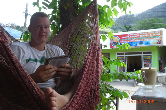 Also ich bin dafür, das wir sowas in Deutschland auch einführen: so von 10-12Uhr in einer Hängematte abfaulen! Was meint ihr?