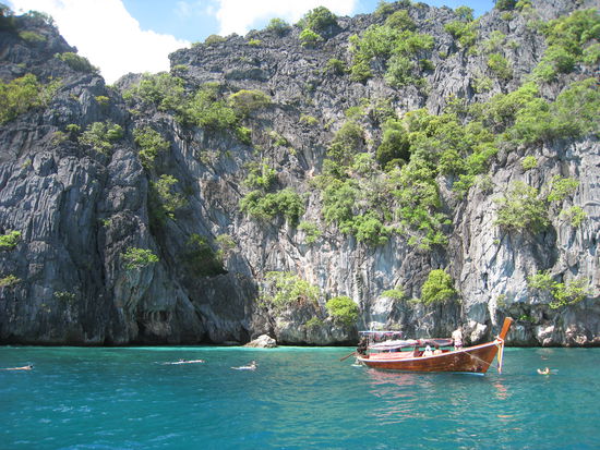 Hier das Longtail Boot einer anderen Gruppe, aber unser sah genauso aus!!