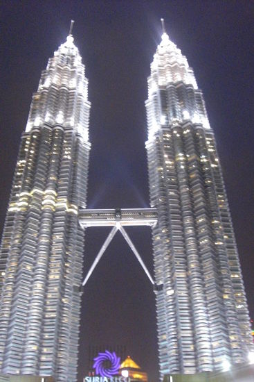 Hier mal in voller Pracht bei Nacht! (das reimt sich 