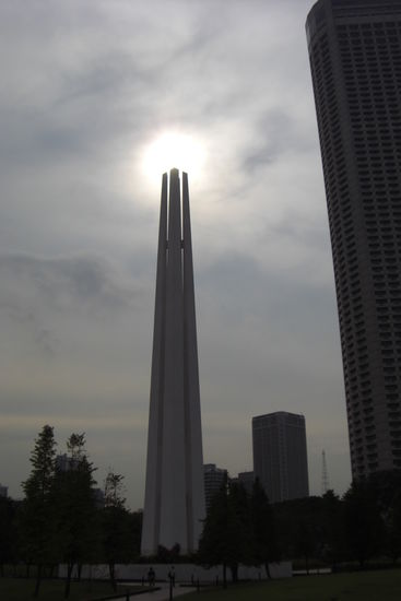 Ein Weltkriegsdenkmal, sieht aber bisschen aus wie einer der Türme bei Herr der Ringe oder?