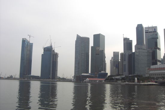 Die gegenüberliegende Seite der Esplanaden!