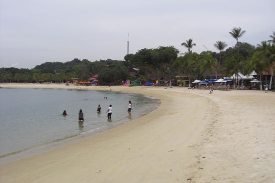 Ein Beach von Sentosa Island, doch nicht annähernd mit Thailand zu vergleichen.