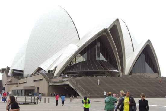 Hier schon mal das Wahrzeichen der Stadt Sydney als kleiner Vorgeschmack.
