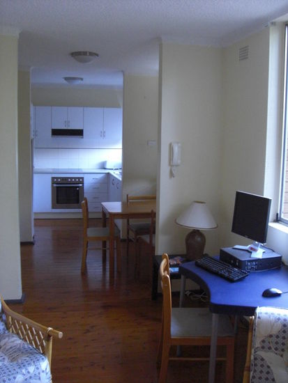 ...Esszimmer und Küche...