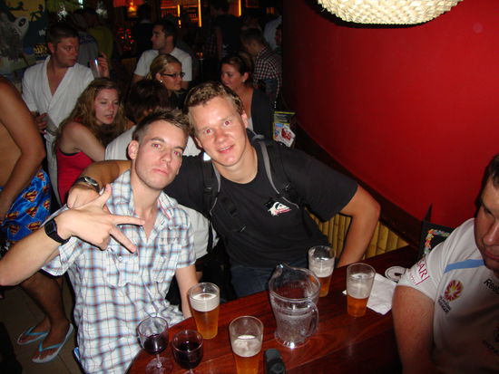 Nach dem Spiel in der Scubar beim Jug vernichten, denn man muss ja die Siege feiern wie sie kommen ....