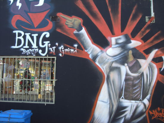 ... und dies war Werbung für einen Cafe in Newtorm mit dem King of Pop!