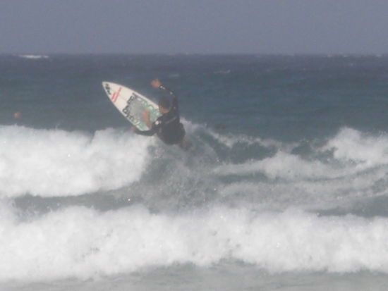 Meine ersten Versuche als Sportfotograf ... bald werde ich so die Wellen reiten!