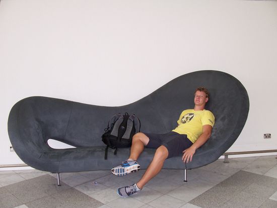 Völlig fertig nach einem elend langen Marsch durch Canberra!