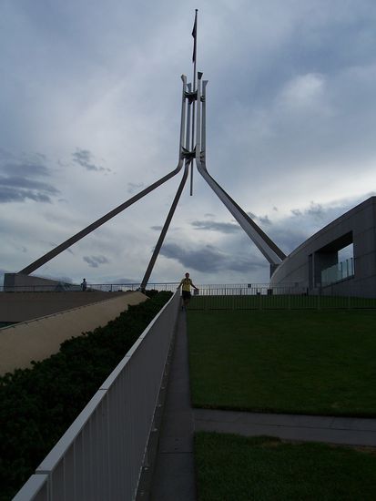 Meine Wenigkeit auf dem neuen Parlamentshaus ... wirklich cooles Gebäude und wenn man schon mal in Canberra ist, dann ein muss!