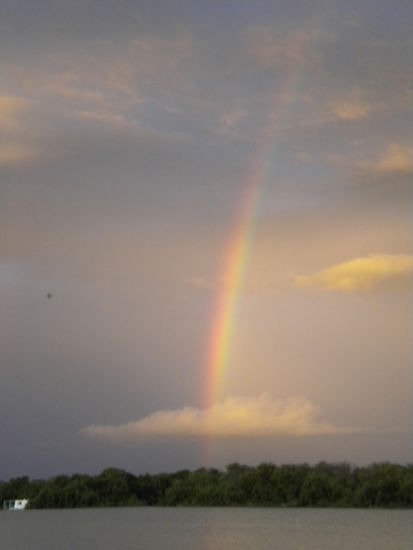 Ein toller Regenbogen wurde uns noch geboten auf dem Weg zu unseren letzten Schlafplatz für Woche zwei! Leider weiß ich nicht mehr wie der Ort mit dem Parkplatz hieß!