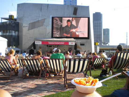 Liegestuhl, Sonne, Live Jazz Musik, Pasta umsonst ... ein Traum!