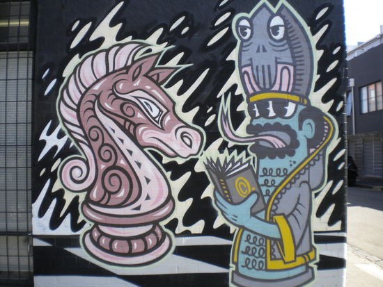 ... sogar der Schachclub hatte die komplette Fassade besprüht ...