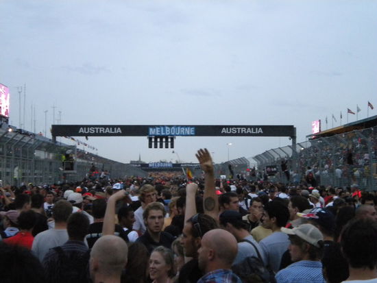 ... die Start und Zielgerade nach dem Rennen ... ich war dabei 