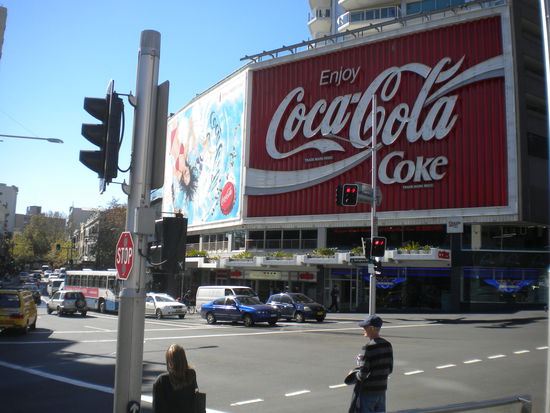 Das berühmte Coca Cola Schild, das für Kings Kross das Aushängeschild ist!