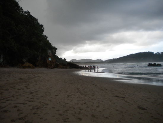 ... Hot Water Beach ... eine coole Sache ... bisschen buddeln und schon hat man einen heißen Pool ...