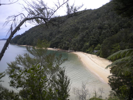 ... viele einsame Buchten und hier ist sogar ein einziges Haus versteckt...