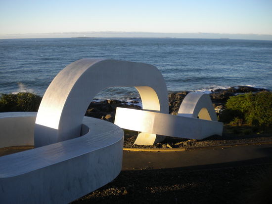 Hier die Ankerkette von der Nordinsel zum Anker Steward Island ... schöne Idee der Neuseeländer!