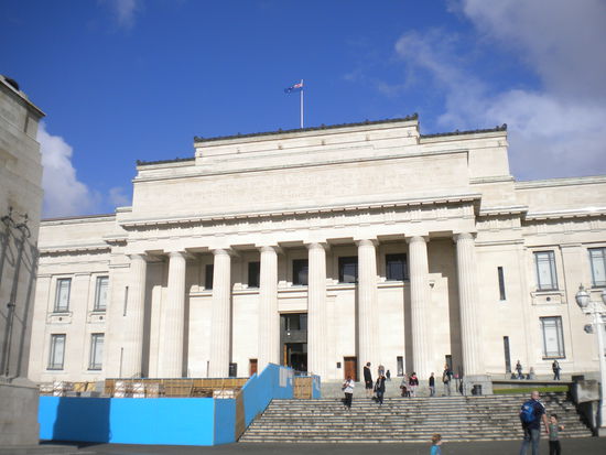 ... das imposante und interessante Auckland Museum!