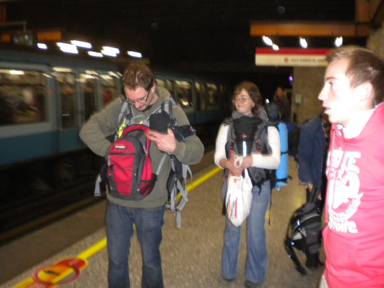 ... also Rucksäcke gepackt und los gehts in nächste Land ...