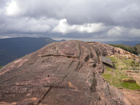 ... hier der Sandsteinfelsen, den die Spanier El Fuerte getauft haben...