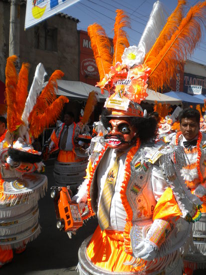 .... nur eine von vielen bizarren Masken ....