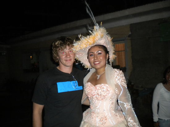 ... nein ich habe nicht geheiratet, ICH wurde nur als Fotoobjekt missbraucht 