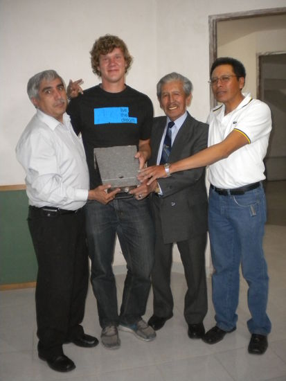 nach vielen Stunden glücklich und geschafft ... die Spielgemeinschaft ...