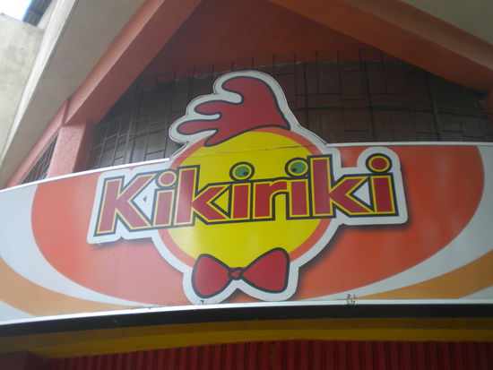 Aus der Abeilung lustig: so nennt man hier ein Restaurant in dem aus nur Huhn gibt 