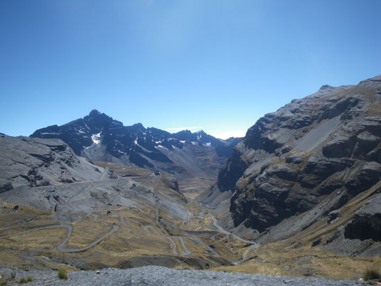 ... dennoch atemberaubende Landschaft auf über 4500m Höhe ...