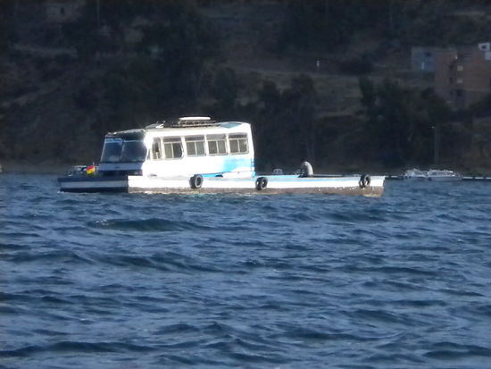 ... ein Bus geht schwimmen ...