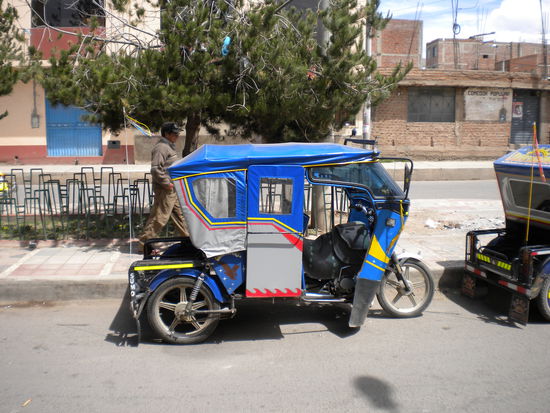 Ich hatte das Gefühl das ich zurück in Thailand war, denn diese Dinger äneln doch sehr den berühmten Tuk Tuks!